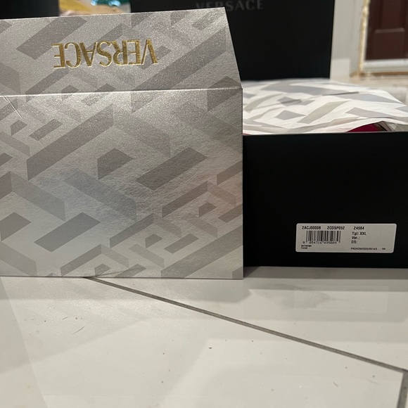 Authentic VERSACE BATHROBE ❤️❤️ - Picture 6 of 7